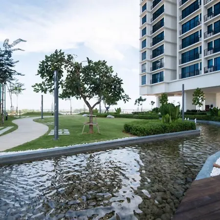 34 Studio At Trefoil Setia Alam Shah Alam Exterior photo